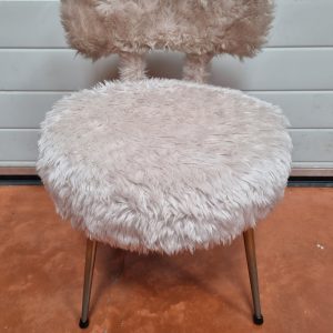 Chaise moumoute rose vintage - Pelfran